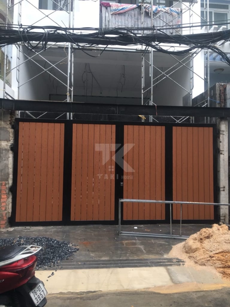 Trọn gói phần thô, hoàn thiện nhà ở kết hợp lưu trú với cổng sắt chắc chắn