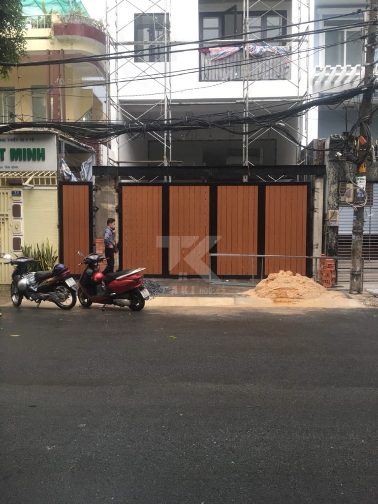Trọn gói phần thô, hoàn thiện nhà ở kết hợp lưu trú với cổng sắt chắc chắn