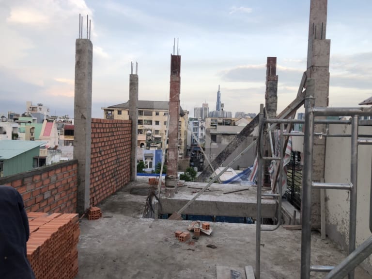 Thi công trọn gói nhà phố 4 tầng trong kiệt mặt tiền tối giản thông thoáng