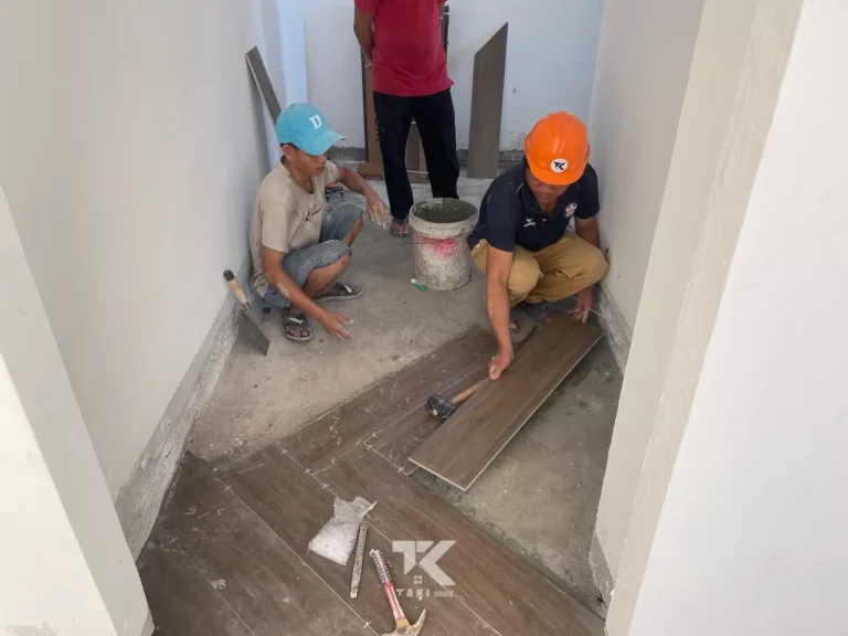thi công hoàn thiện biệt thự ven sông Cổ Cò Đà Nẵng - lát gạch chỉnh chu, thẩm mỹ