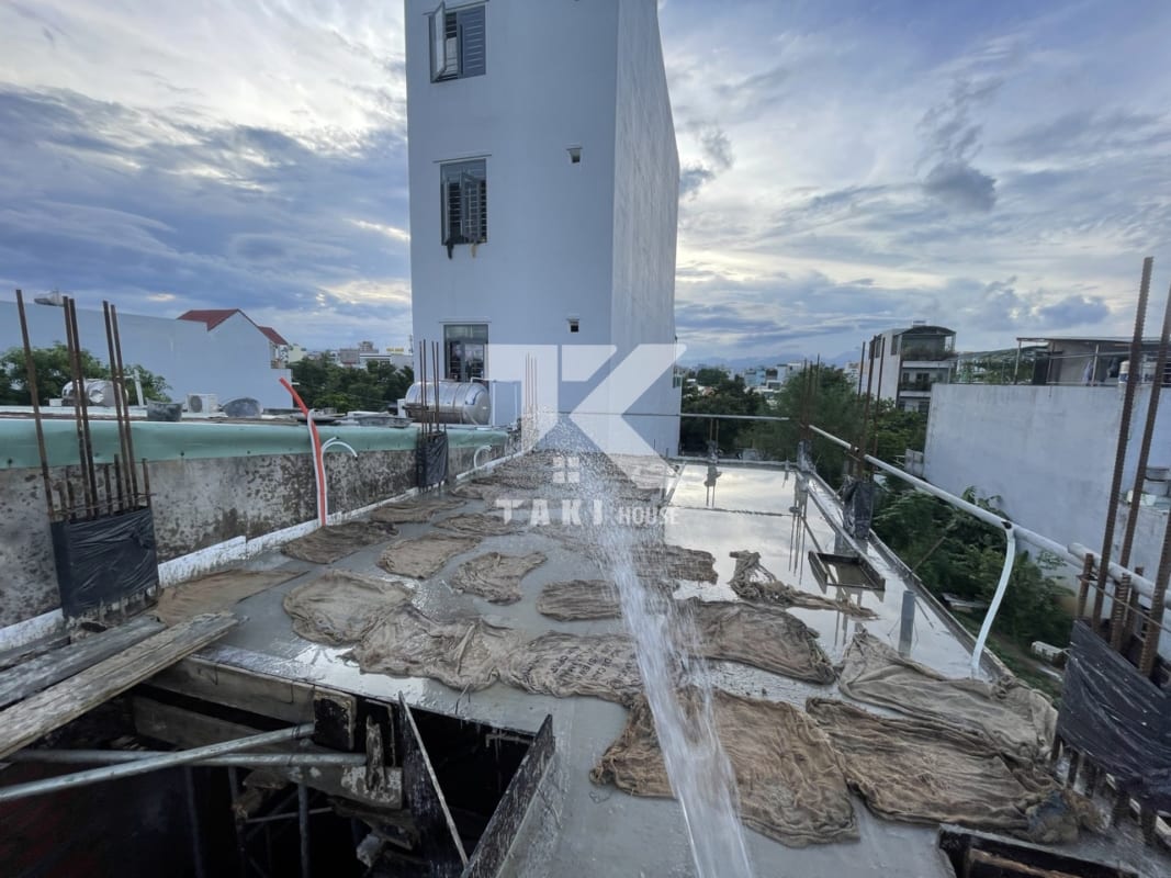 bảo dưỡng bê tông sau khi đổ